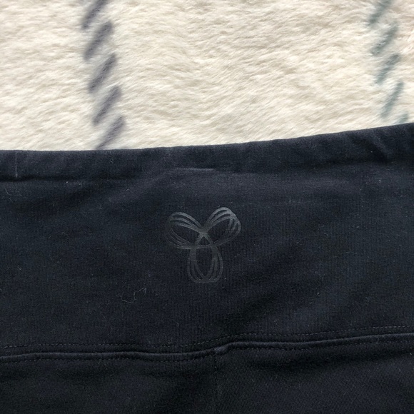 Aritzia xs leggings - Picture 2 of 5